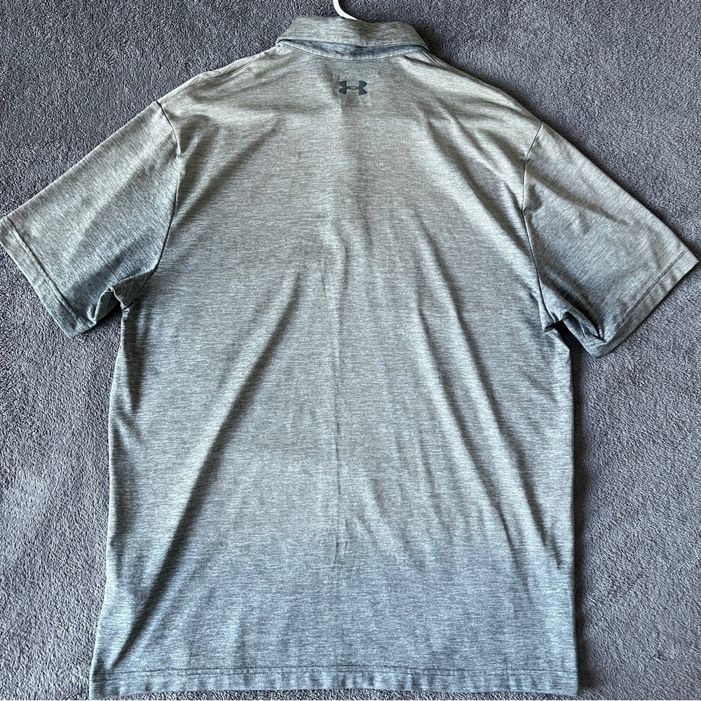 🔥Under Armour Men's Light Gray Polo Shirt - Picture 6 of 6